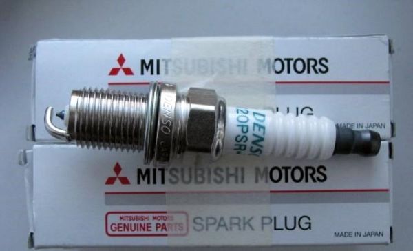 Свеча зажигания Mitsubishi Pajero 2.8TD MN163807 MITSUBISHI